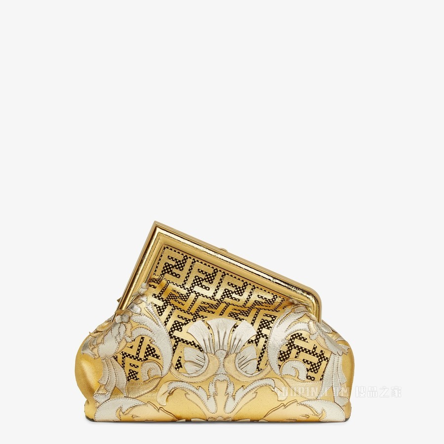 Fendi First中号手袋 Fendace金色皮革手袋，饰有贴花