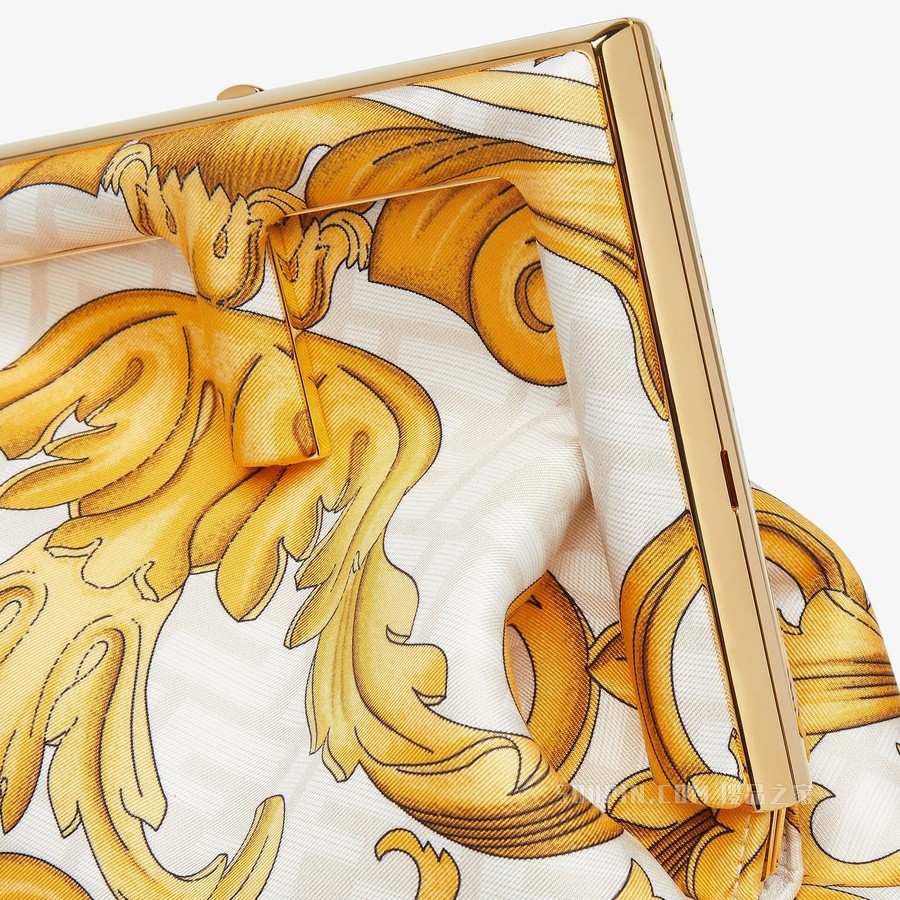 Fendi First中号手袋 Fendace白色印花桑蚕丝手袋