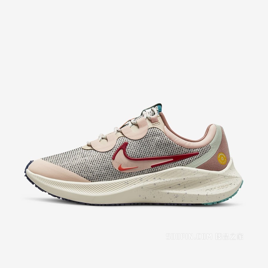 Nike Zoom Winflo 8 Shield 女子跑步鞋