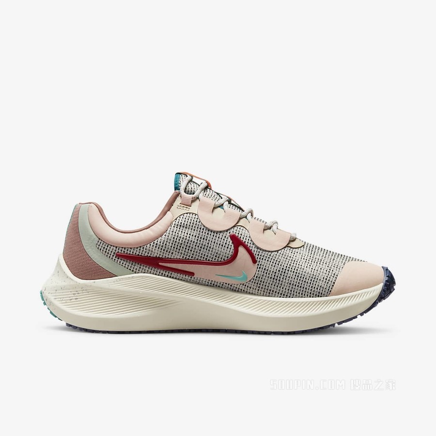 Nike Zoom Winflo 8 Shield 女子跑步鞋