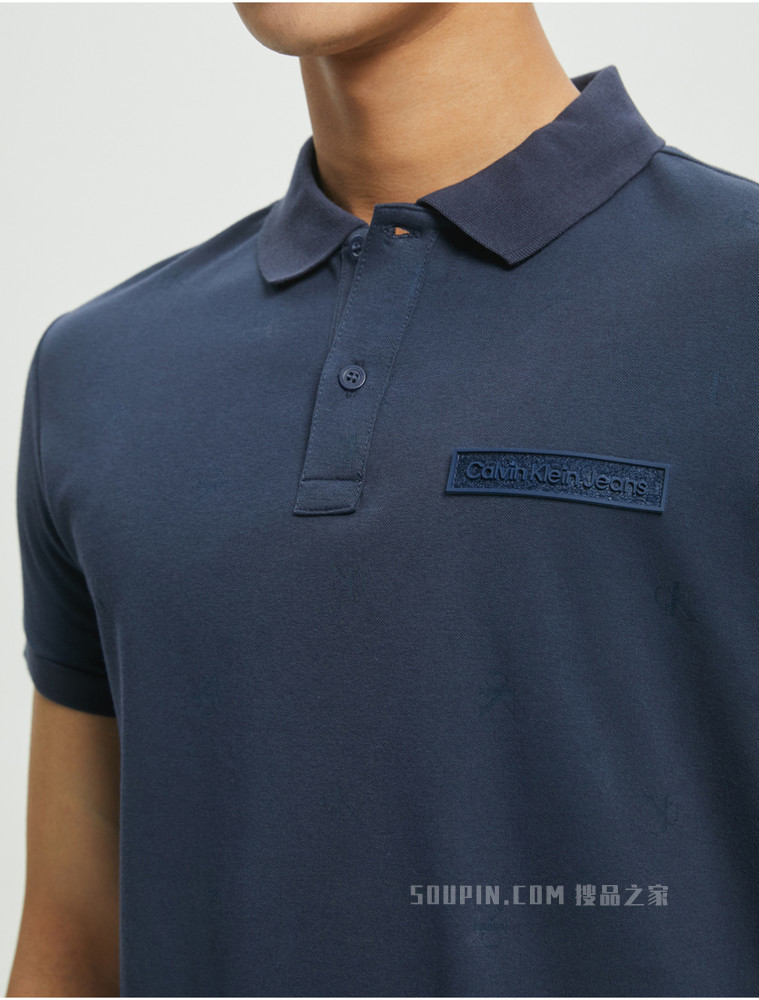 Calvin Klein 22春夏男时尚翻领立体LOGO贴片短袖POLO衫J320562