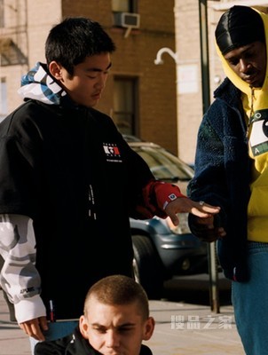 Tommy【AAPE联名】22新款春季迷彩拼接假两件抽绳连帽卫衣13731