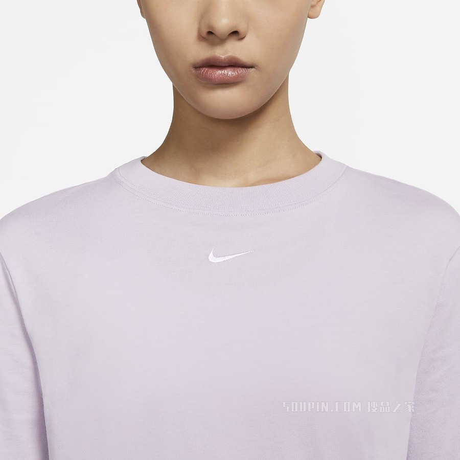 Nike Sportswear Essential Boyfriend 女子T恤