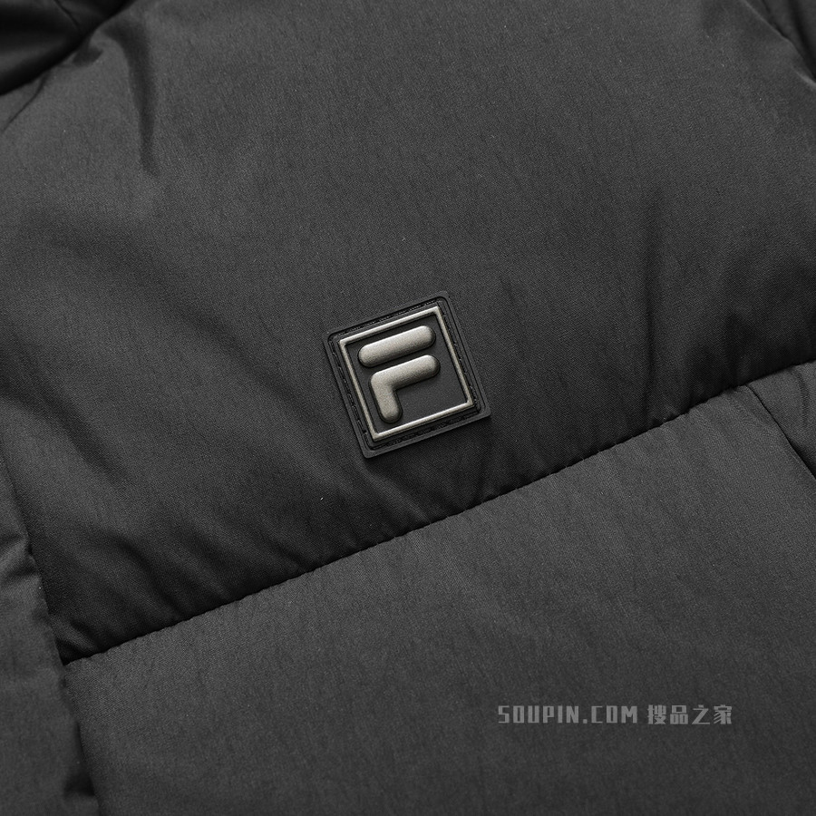 女子轻商务长羽绒服