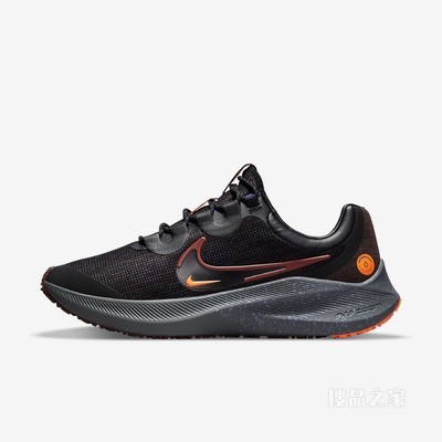 Nike Zoom Winflo 8 Shield 男子跑步鞋