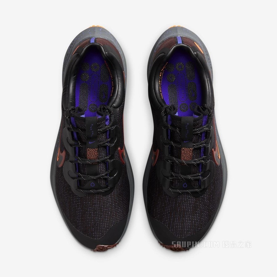 Nike Zoom Winflo 8 Shield 男子跑步鞋