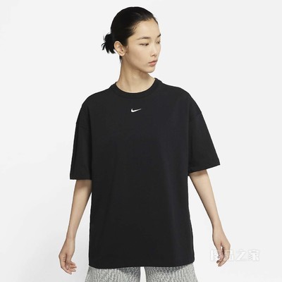 Nike Sportswear Essential 女子短袖上衣