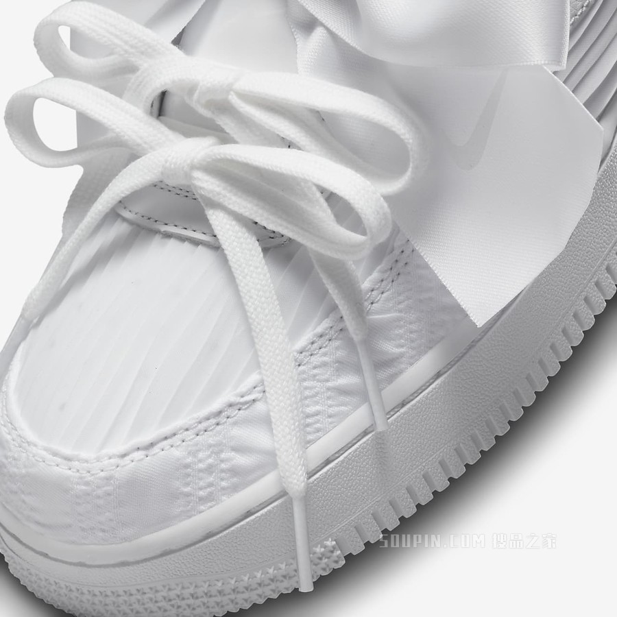 Nike Air Force 1 '07 LX 空军一号女子运动鞋