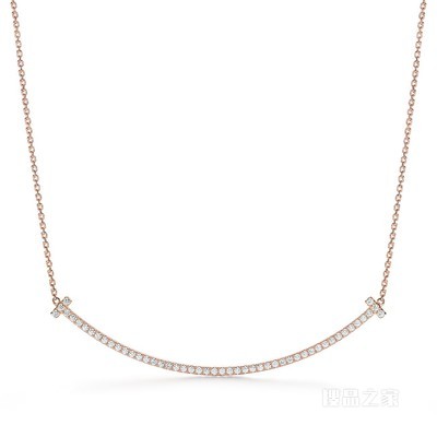 Tiffany T 系列 18K 玫瑰金镶钻特大号 Smile 项链。