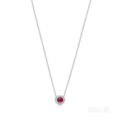 Tiffany Soleste 系列铂金镶嵌红宝石与钻石项链。