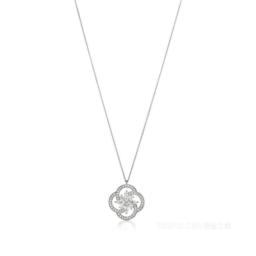 Tiffany Keys 系列 Tiffany Victoria™ 铂金花簇钥匙项链。
