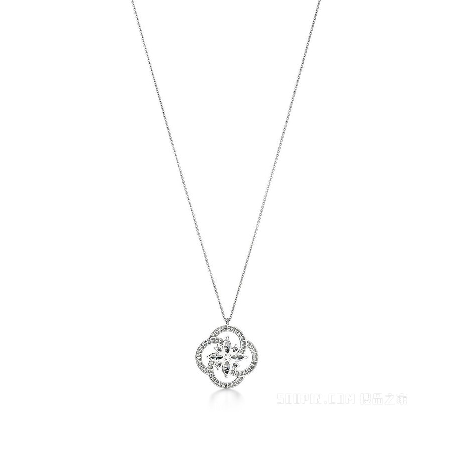 Tiffany Keys 系列 Tiffany Victoria™ 铂金花簇钥匙项链。