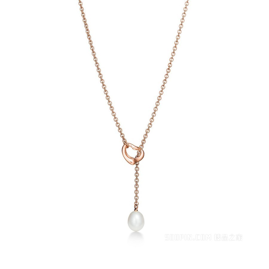 Elsa Peretti® 系列 18K 玫瑰金镶嵌淡水珍珠 Open Heart 套索项链。