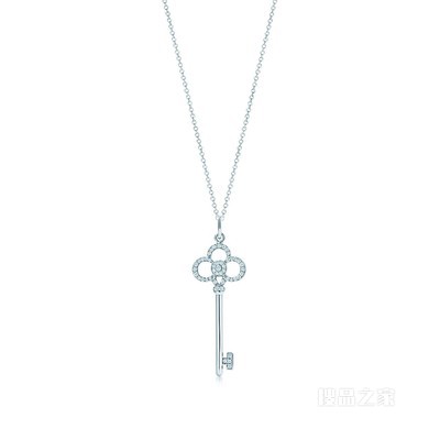 Tiffany Keys 系列 18K 白金镶钻皇冠钥匙吊坠，3.8 厘米