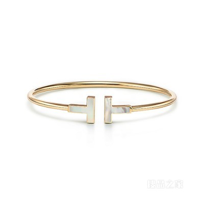 Tiffany T 系列 18K 黄金镶嵌珍珠母贝线圈手镯