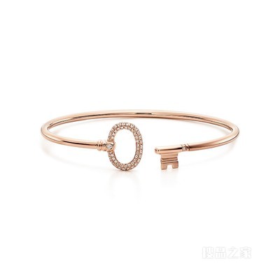 Tiffany Keys 系列 18K 玫瑰金铺镶钻石椭圆线圈手镯，小号。