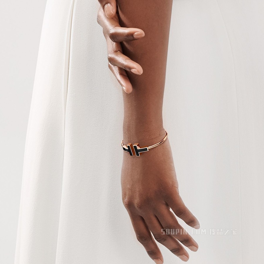 Tiffany T 系列 18K 玫瑰金大号黑色缟玛瑙线圈手链，中号。