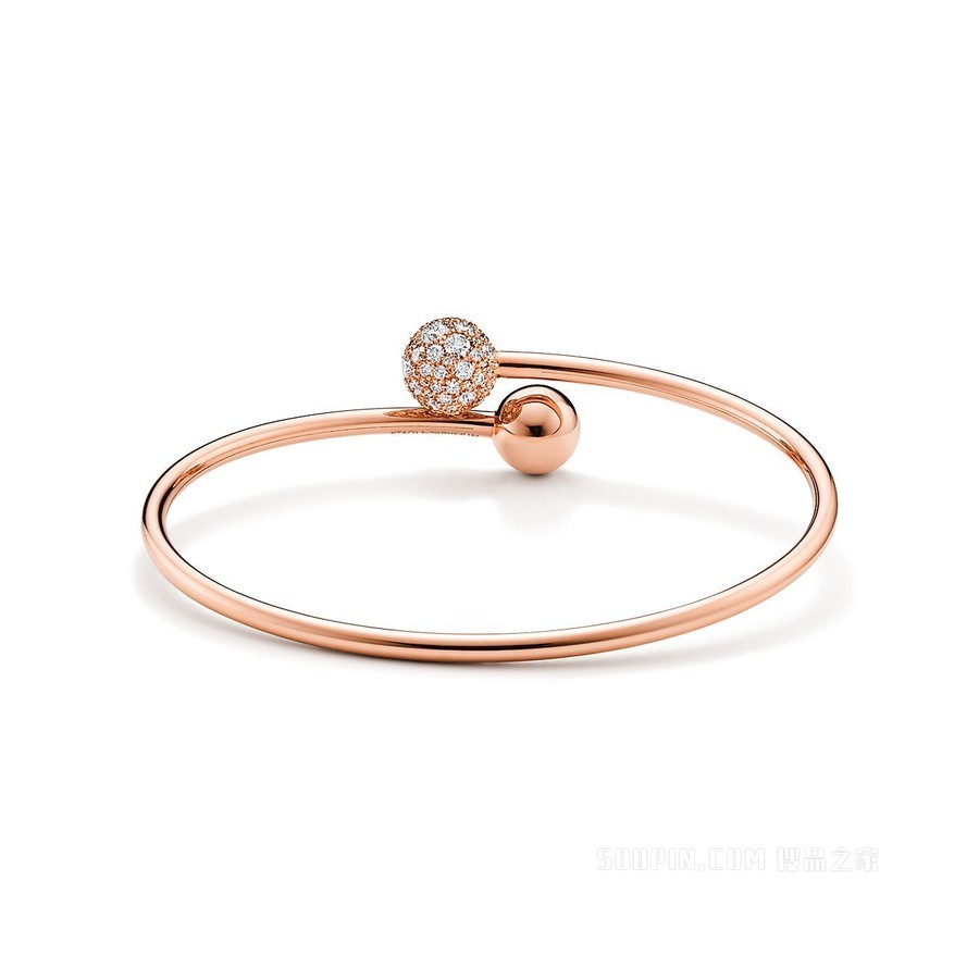 Tiffany HardWear 系列 18K 玫瑰金镶钻球形装饰环绕式手镯，中号。