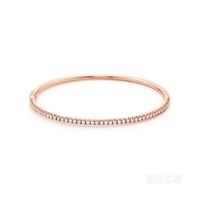 Tiffany Metro 系列 18K 玫瑰金镶钻铰链手镯，中号。