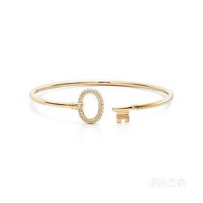 Tiffany Keys 系列 18K 黄金镶钻中号椭圆形线圈手镯。