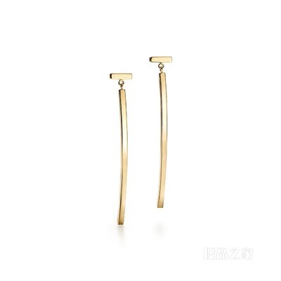 Tiffany T 系列 18K 黄金条形耳环。