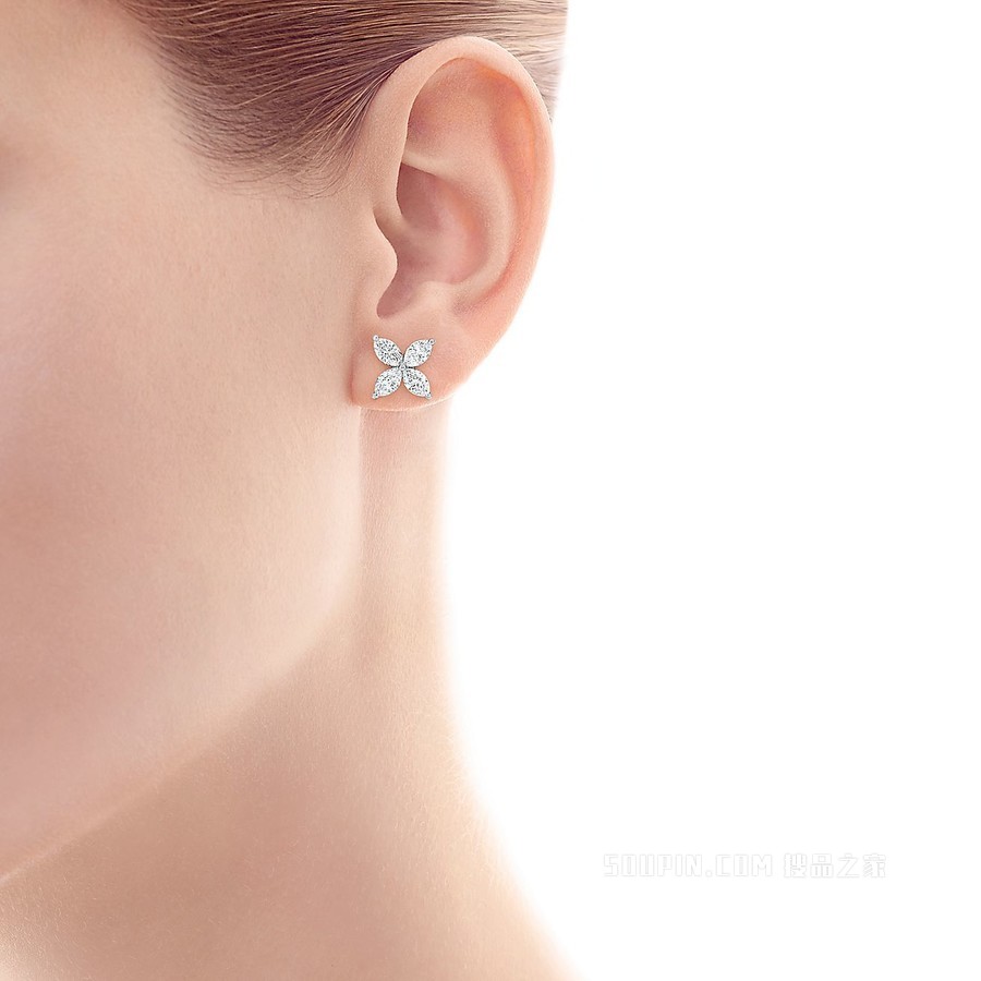 Tiffany Victoria™ 系列铂金镶钻大号耳环。