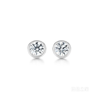 Elsa Peretti® 系列 Diamonds by the Yard™ 铂金耳环。