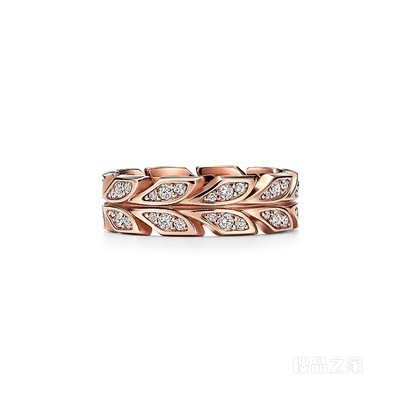 Tiffany Victoria™ 系列 18K 玫瑰金镶钻藤蔓戒指，宽 6 毫米
