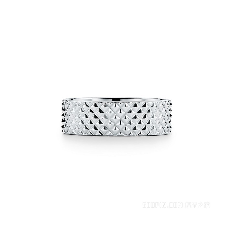 Diamond Point 系列纯银宽式戒指。