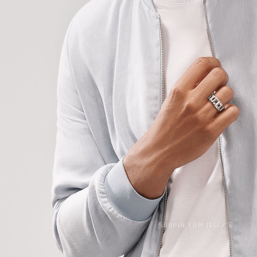 Tiffany T 系列 True™ 18K 白金戒指，宽 8 毫米