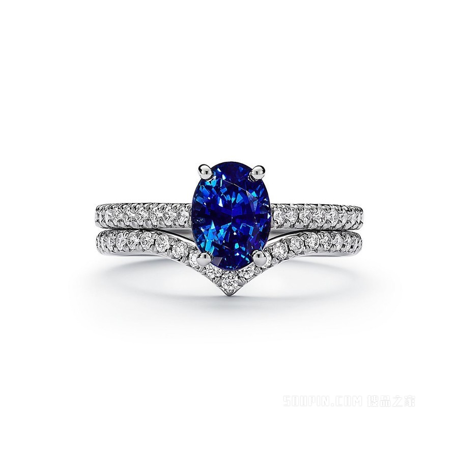 Tiffany Novo® 系列铂金铺镶钻石椭圆形蓝宝石戒指