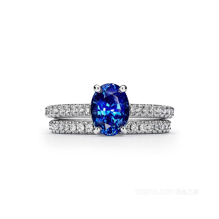 Tiffany Novo® 系列铂金铺镶钻石椭圆形蓝宝石戒指