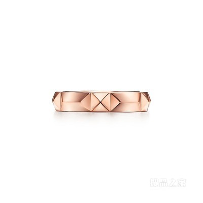 Tiffany True™ 系列 18K 玫瑰金戒指，宽 4 毫米