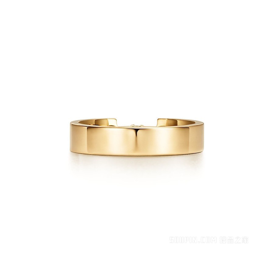 Tiffany T 系列 18K 黄金镶嵌 True 钻石扣环戒指，宽 4 毫米。