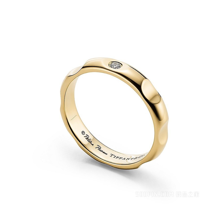 Paloma's Groove 系列 18K 黄金镶钻戒指，宽 4 毫米。