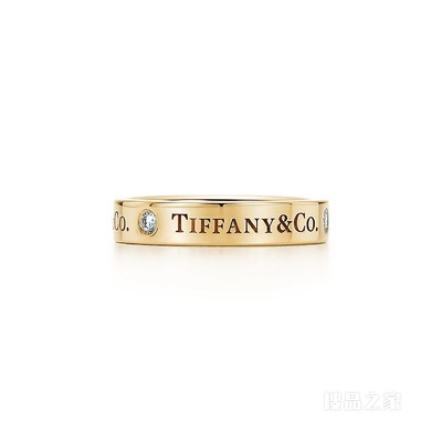 Tiffany & Co.® 系列 18K 黄金镶钻戒指，4 毫米。