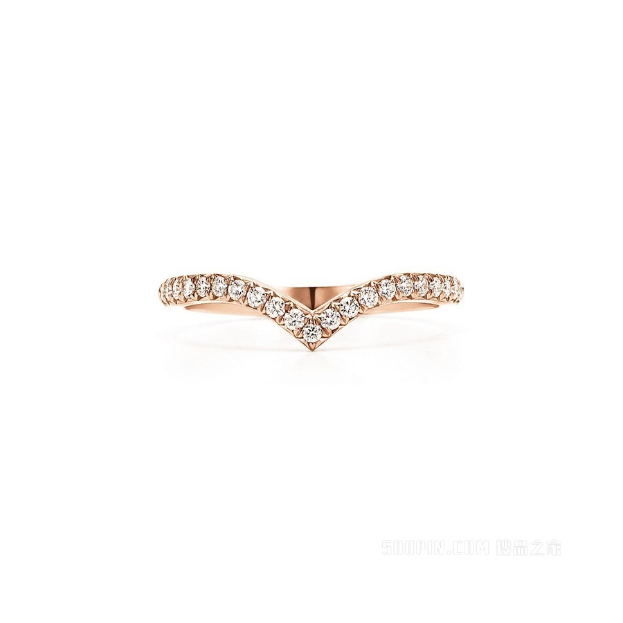Tiffany Soleste 系列 18K 玫瑰金镶嵌钻石 V 形戒指。