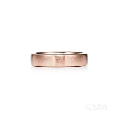 Tiffany Essential Band 18K 玫瑰金哑光戒指，5 毫米宽。