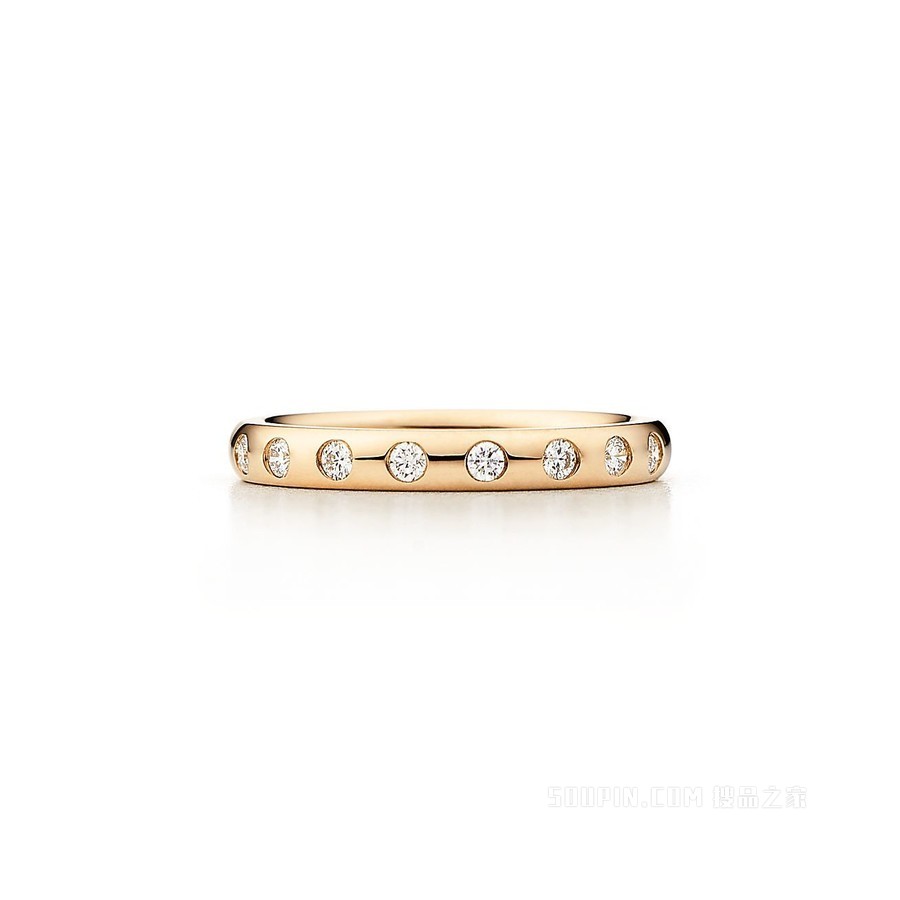 Elsa Peretti® 系列 18K 黄金镶嵌 8 颗钻石层叠戒指。