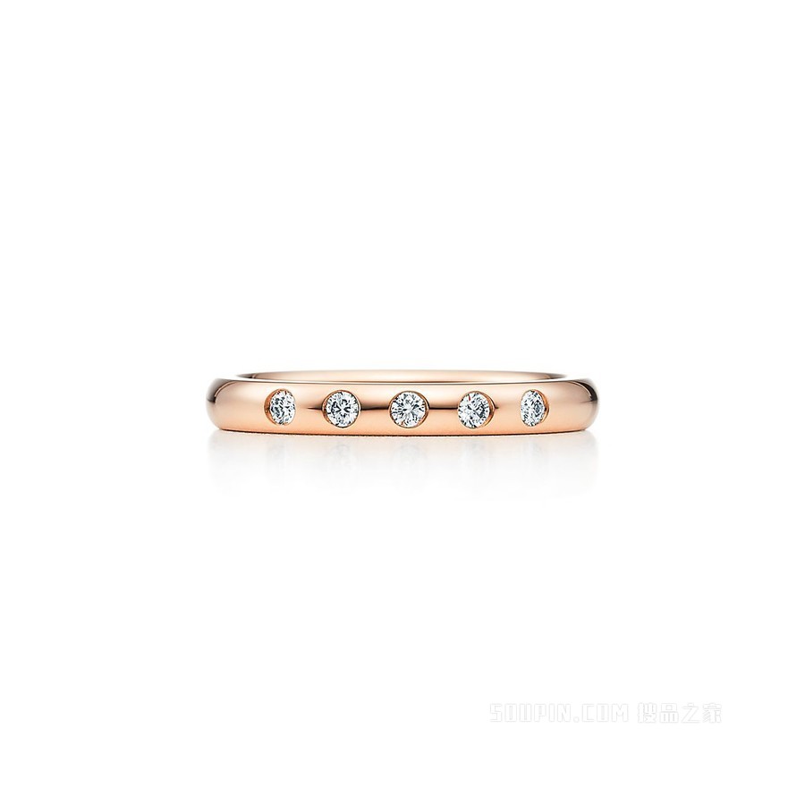 Elsa Peretti® 系列 18K 玫瑰金镶钻层叠戒指。