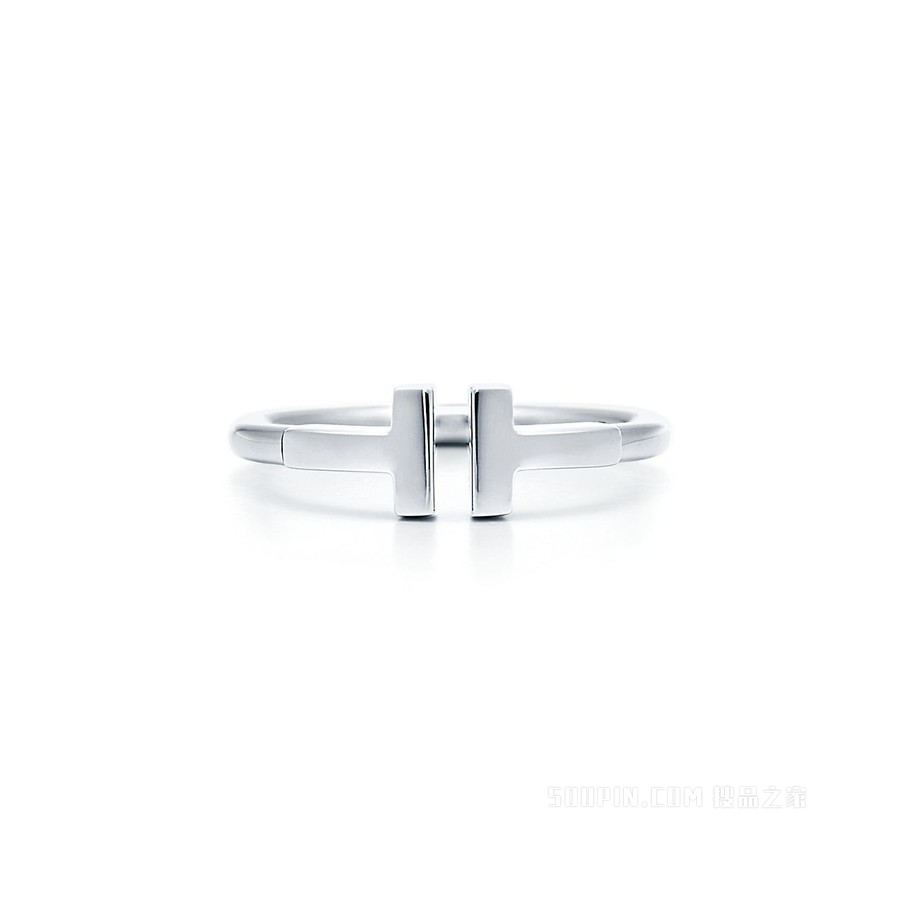 Tiffany T 系列 18K 白金线圈戒指。
