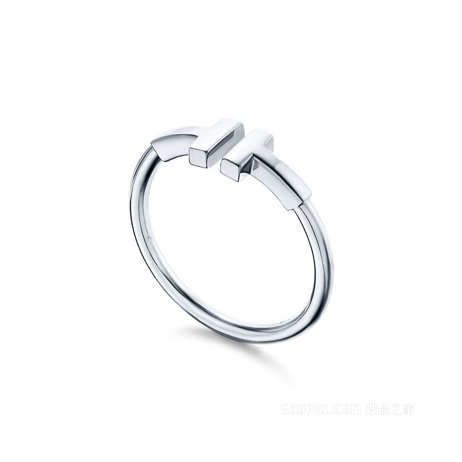 Tiffany T 系列 18K 白金线圈戒指。