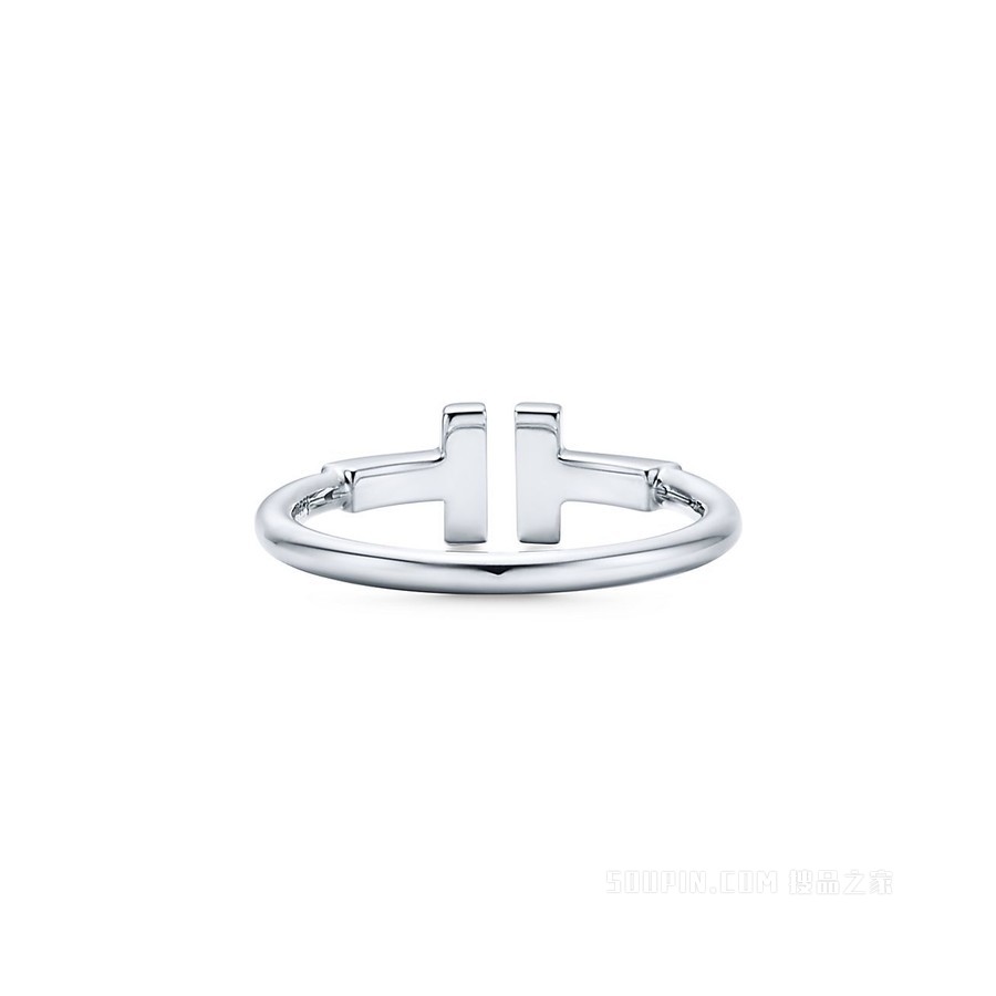 Tiffany T 系列 18K 白金线圈戒指。