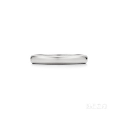 Tiffany Classic™ 系列铂金婚戒，3 毫米宽。