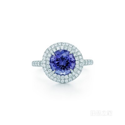 Tiffany Soleste 系列铂金镶嵌 0.70 克拉坦桑石和钻石戒指。