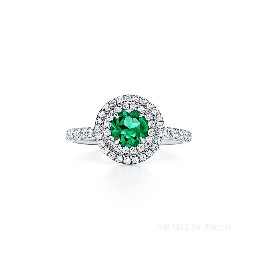 Tiffany Soleste 系列铂金镶嵌钻石和祖母绿戒指。