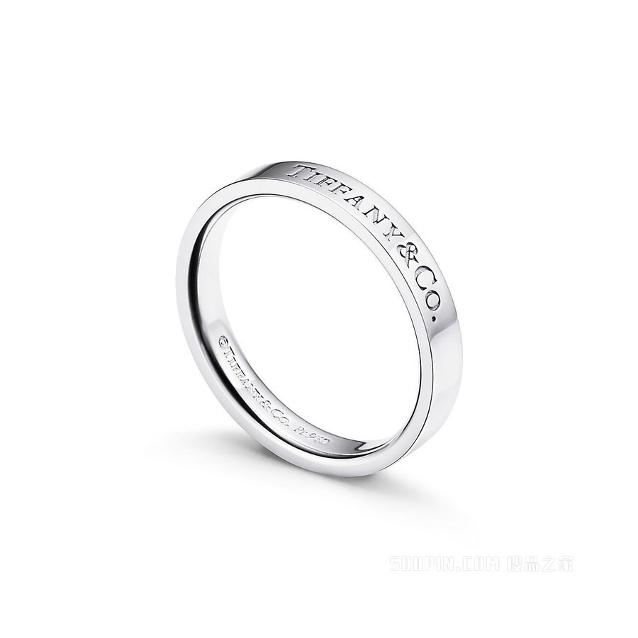 Tiffany & Co.® 系列铂金戒指，宽 3 毫米。