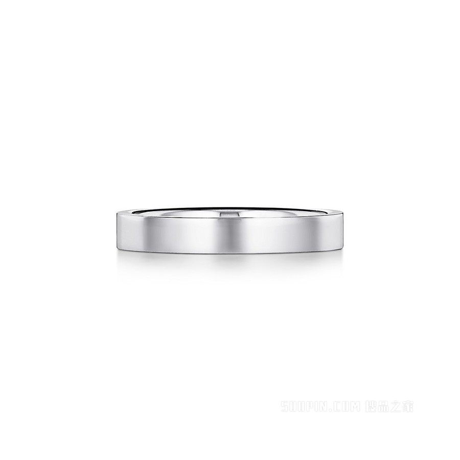 Tiffany & Co.® 系列铂金戒指，宽 3 毫米。