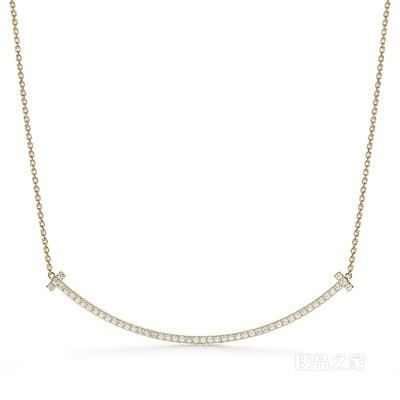 Tiffany T 系列 18K 黄金镶钻特大号 Smile 项链。