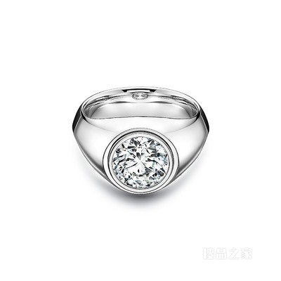 The Charles Tiffany® Setting 男士订婚钻戒